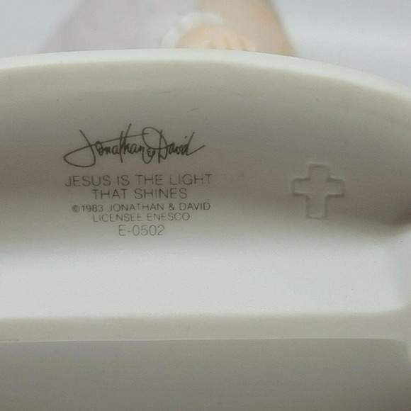 PRECIOUS MOMENTS FIGURINES "Jesus is the light that Shines" Child in Pajamas - Picture 10 of 12